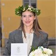 Laureata in Lettere offre ripetizioni di Latino, Greco, Italiano e materie umanistiche ma anche aiuto-compiti ad ogni livello.
