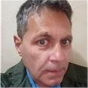 Maestro especializado en estudiantes y graduados que quieran emprender