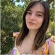 He terminado la carrera de filosofía y el máster de profesorado. Actualmente me estoy preparando las oposiciones 