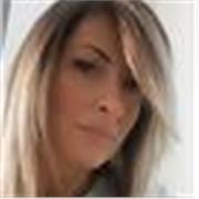 Laureata in studi filosofici