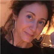 A language graduate and qualified copywriter, born and raised in London, I offer online classes to students learning English as a foreign language. As a dedicated linguist, I love helping students thrive and gain confidence while grasping the all-importan