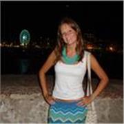 Soy una estudiante con mucha habilidad para cuidar a niños. 