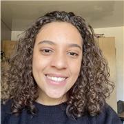 Professeur particulier donne cours particuliers à des élèves de niveau primaire ou bien collège