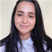 Profesora de apoyo escolar y cuidado de niños, así como entretenimiento y juegos