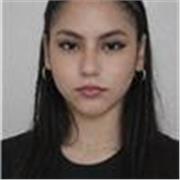 Profesora de matematicas en español, que ayuda con matematitacas basicas