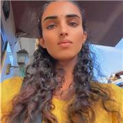 Je suis assistante et prof de la langue arabe