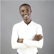 Professeur pour aider les élèves à comprendre les cours d'anglais et à les mettre en application