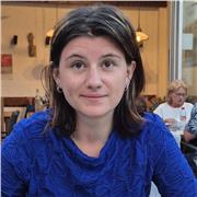 Étudiante en sciences politique, je suis bilingue franco-allemande avec un niveau d'anglais natif. Je souhaite aider!