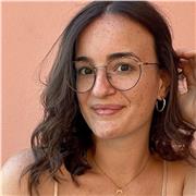 Neolaureata in Biologia molecolare disponibile per lezioni e approfondimenti in Biologia e Scienze