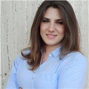 Laureata in mediazione linguistica in 
-francese
-spagnolo
-inglese