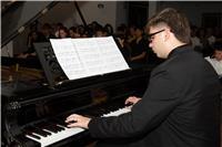 Alumno avanzado de Profesorado en Piano, Teoría de la música y Solfeo. Clases presenciales