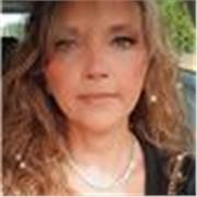 Signora con padronanza della lingua francese livello B1