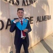 Soy profesor de Lengua Castellana y Literatura con el máster de profesorado reciente.