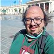 Docente e guida turistica in lingua inglese, tedesco e francese impartisce lezioni di lingua, letteratura e conversazione