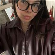 Me encuentro en el último año del Grado en Estudios Clásicos, me considero una chica creativa, responsable y eficaz.