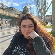 Profesora ofrece clases de inglés para estudiantes desde primaria hasta la ESO