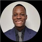 Professeur de réseaux d'informatique à l'écoute, dynamique et souriant