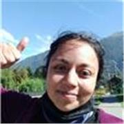 Profesora de artes visuales y ciencias sociales para niños y niñas