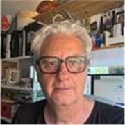 Titulado en Diseño de Interiores y Arte Publicitario