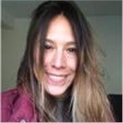 Profesora de pintura, imparte clases de diversas técnicas a todas las edades