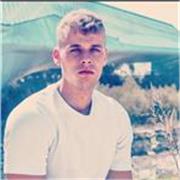 Monitor de fitness, especializado en el trabajo con adolescentes y con amplia experiencia en entrenamientos personales.