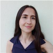 Soy estudiante universitaria de educación. He dado clases particulares a niños por las tardes. Doy materias hasta Bachillerato.