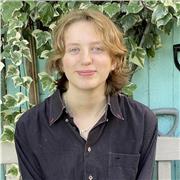 I am a native English speaker. Looking to help students improve fluency and confidence through conversation, as well as work on gr