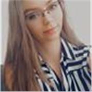 Absolwentka filologii angielskiej na SWPS z ponad sześcioletnim doświadczeniem w nauczaniu języka angielskiego dzieci, młodzieży i