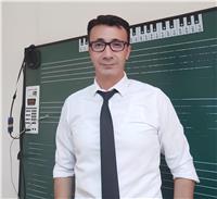 Her yaştan ders veren müzik öğretmeni. Merhabalar