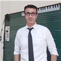 Her yaştan ders veren müzik öğretmeni. Merhabalar