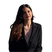 La matematica non è così difficile! Ragazza plurilaureata in economia, dolce ed emotiva 