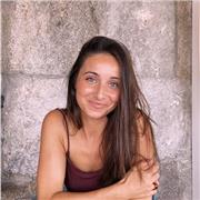 Profesora particilar, tengo 28 años, graduada en Publicidad, especialista en comunicación.
Me gustan los niños y tengo facilidad con ellos!