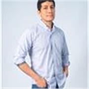 Profesor de español para extranjeros con interés en aprender el idioma formal y coloquial