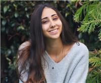Psicóloga finalizando máster en neurociencias, que ha practicado y descubierto los beneficios del mindfulness para la salud mental, acompañado de su explicación teórica que permite discernir qué técnicas funcionan y el por qué, imparte clases de mindfulne