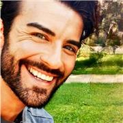 I am a confident and fun teacher. My lessons are aimed at students age 16-30.