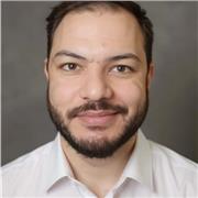 Begeisterter Englischlehrer (C1), Online-Nachhilfe aller Altersstufen unterrichtet