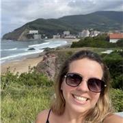 Maestra simpática, ingeniosa, divertida y creativa. 
Especialidad lengua extranjera Inglés