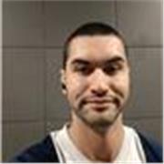 Como un chico al que se le dan bien las matemáticas y con ganas de enseñar a niños.