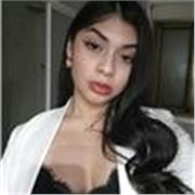 Alumna universitaria graduada de bachillerato con conocimiento en historia estudiando 3 años seguidoa
