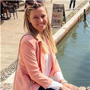 Ciao! Sono una lavoratrice con laurea magistrale. Se hai bisogno di una mano per fare i compiti, sono ben felice di aiutarti!