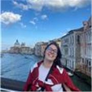 Profesora titulada en Historia del Arte, ofrece clases online y presencial. 