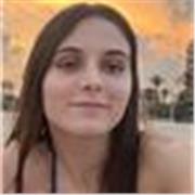 Profesora que es apta para dar clases de refuerzo a todas las edades