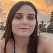 Profesora que es apta para dar clases de refuerzo a todas las edades