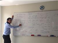 Profesor con 20 años de experiencia dicta clases de matemática escolar, preuniversitaria y universitaria