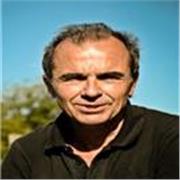 Profesor de Economía de materias de diferentes aspectos de la disciplina