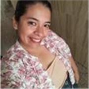 Soy una chica jovial y paciente lista para enseñar a niños en el curso de biología e inglés