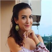 Offro lezioni di inglese e giapponese a chiunque sia interessato e ripetizioni di materie umanistiche come italiano e storia a ragazzini di elementari e medie