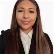 Profesor de Español que imparte clases a niños