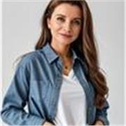 Organizada
Creativa
Comunicación efectiva
Desarollo emocional 
Umana
