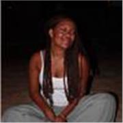 Soy profesora joven de español. Me gustaría ayudar a extranjeros a aprender y practicar el idioma de forma dinámica y cercana.